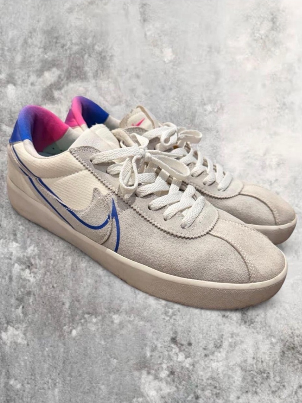 Nike SB Bruin React Casual Low-Top Skate shoe in White and with Blue Accents